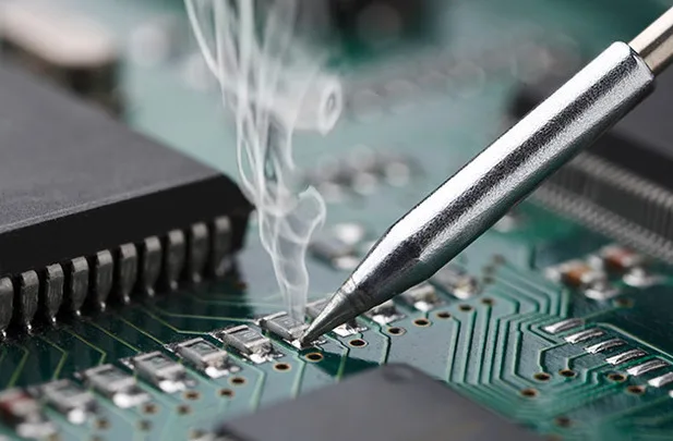 bir elektronik PCB kartının tersine mühendisliği, orijinal şemalarına veya tasarım dosyalarına erişim olmadan baskılı devre kartının tasarımını, yerleşim çizimini, gerber dosyasını, şematik diyagramını ve işlevselliğini parçalara ayırmayı ve anlamayı içerir;