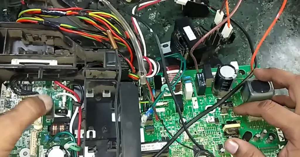 PCB kurtarma sürecimiz en son yazılım araçları ve onlarca yıllık uygulamalı deneyimle desteklenmektedir. PCB tersine mühendisliğinin çeşitli gelişmiş yöntemlerinde ustalaştık ve bu da en karmaşık devre tasarımlarını bile kurtarmamızı sağladı. Hizmetlerimiz şunları içerir:
Yüksek Frekanslı PCB Devre Kartı Tersine Mühendisliği ve Modifikasyonu – Hassasiyet ve sinyal bütünlüğü gerektiren RF ve yüksek hızlı uygulamalar için idealdir.
Çok Katmanlı Kör/Gömülü PCB Kartı Kablolama Şeması Kurtarma ve Tasarımı – Karmaşık bağlantılara sahip kompakt, yüksek yoğunluklu PCB'ler için mükemmeldir.
Cep Telefonu Kablolama Şeması Kurtarma ve Tersine Mühendisliği – Modern el tipi cihazlar için ayrıntılı şemalar sağlama, araştırma, geliştirme ve onarımı destekleme.