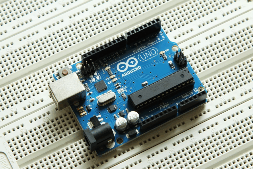 PCB-Reverse-Engineering-Hardwareanalyse ist nicht nur eine technische Aufgabe, sondern ein strategischer Service, der es Unternehmen und Privatpersonen ermöglicht, wichtige elektronische Leiterplatten-Layoutdesigns wiederherzustellen, zu replizieren und zu reproduzieren. Durch die Extraktion von PCB-Designdaten direkt aus der Hardware helfen wir bei der Wiederherstellung veralteter PCB-Dokumente, einschließlich Stückliste, Netzliste und Pick-and-Place-Orientierungsdatei, erstellen neue produktionsreife Gerber-Dateien und Prosedu-Schaltpläne und bieten einen Weg zur Aufarbeitung, Neuentwicklung oder Neugestaltung. Für alle, die die Lebensdauer kritischer Systeme verlängern, hochwertige Geräte warten oder die Kontrolle über ihre elektronischen Anlagen sichern möchten, ist die Investition in eine professionelle PCB-Hardwareanalyse der effektivste Weg, das volle Potenzial älterer Leiterplatten auszuschöpfen.
