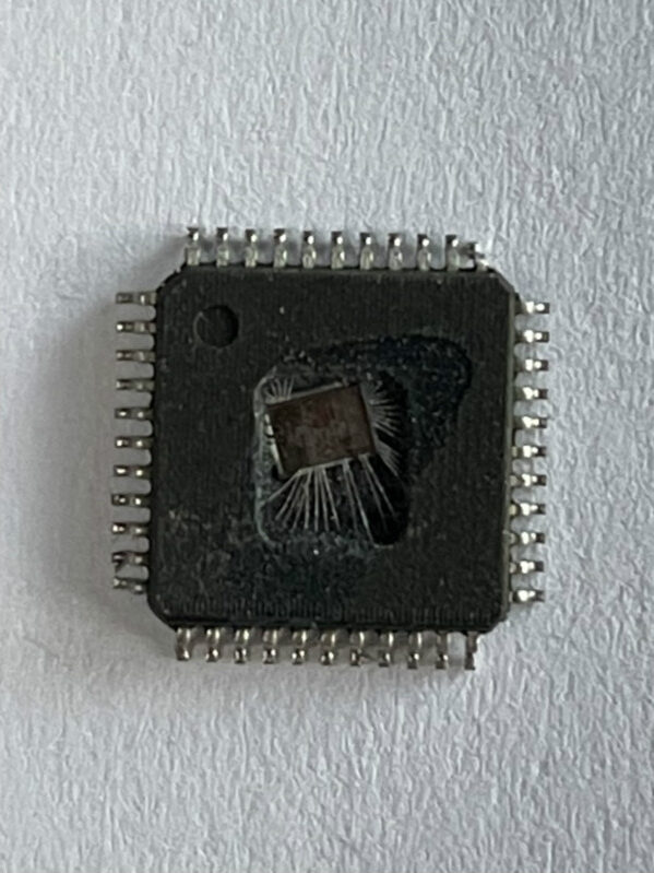 Break TI MSP430G2452 Microcontroller Flash Memory