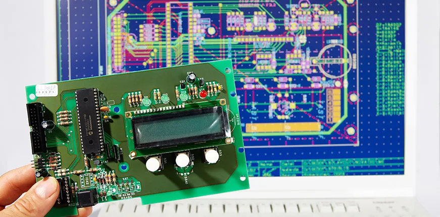 Bir PCB kartı belgelerini kopyalarken baskılı devre kartının şematik diyagramını incelemek, bileşenlerin, bunların bağlantılarının ve devre boyunca elektrik akışının anlaşılmasını içerir.